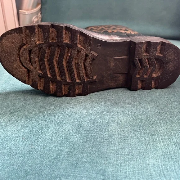 Michael Kors Women's Rain Boots Size 10 Black Rubber- MK Monogram Pattern - Picture 6 of 6